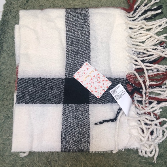 🎉HOST PICK🎉 NWT FREE PEOPLE VALLEY PLAID FRINGE SCARF - Picture 3 of 4